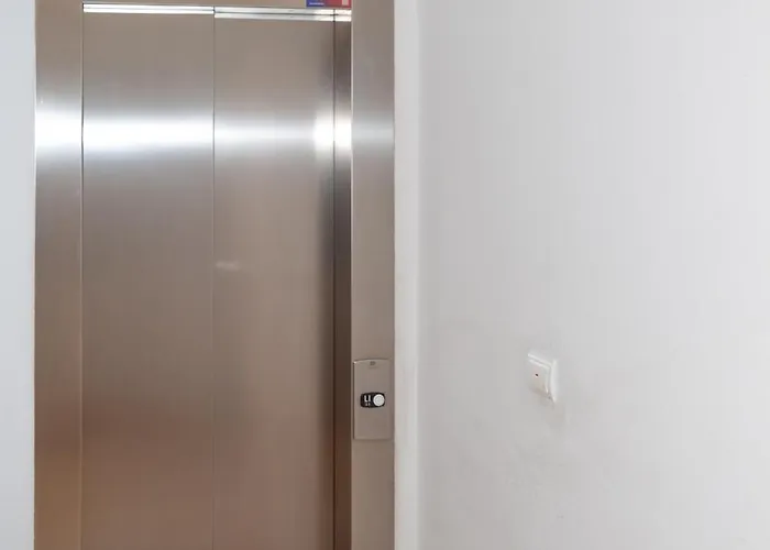 Santa Candida 3 Avg - Nuevo * Gijón